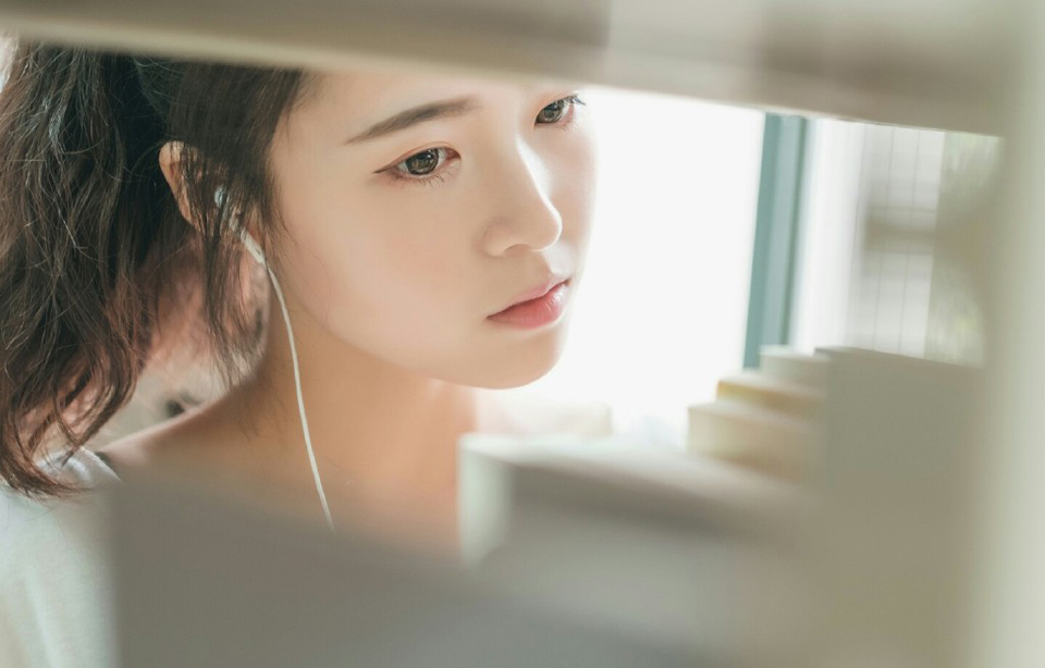 “我孟达算不上忠臣。”孟达闻言，冷笑一声道：“如果将军还想继续愚忠的话，那就请将军自便，下次若再想找刘璋拼命，末将绝不拦你。”